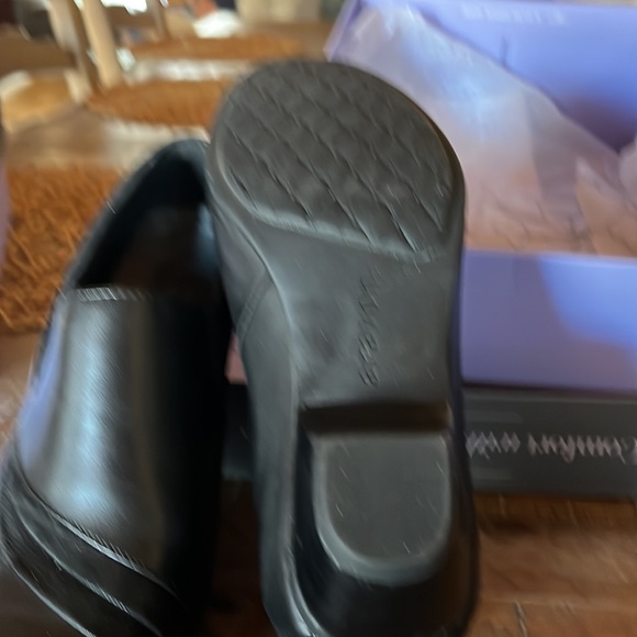 Aravon slip on shoes - Picture 5 of 5